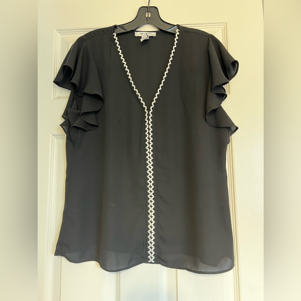 White House Black Market Blouse🖤🤍